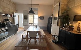 Elegant hypercentre apartment